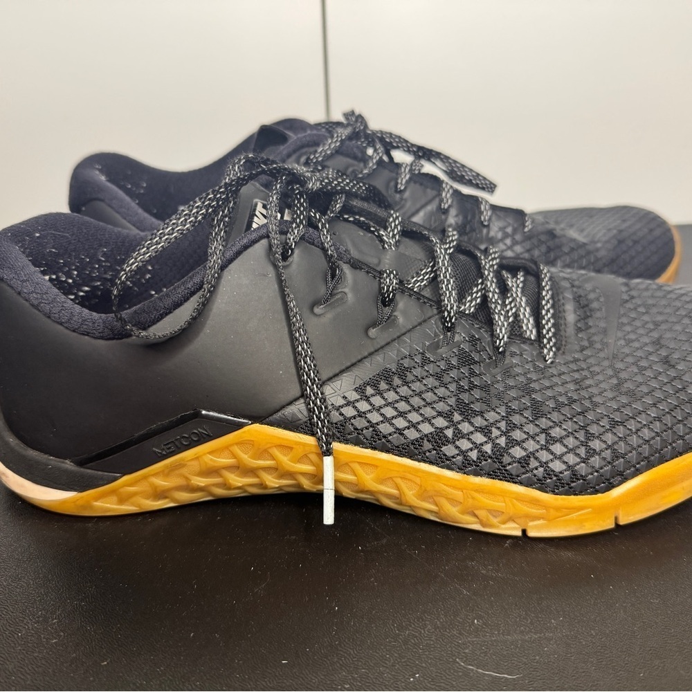 Black Athletic Shoes​​​